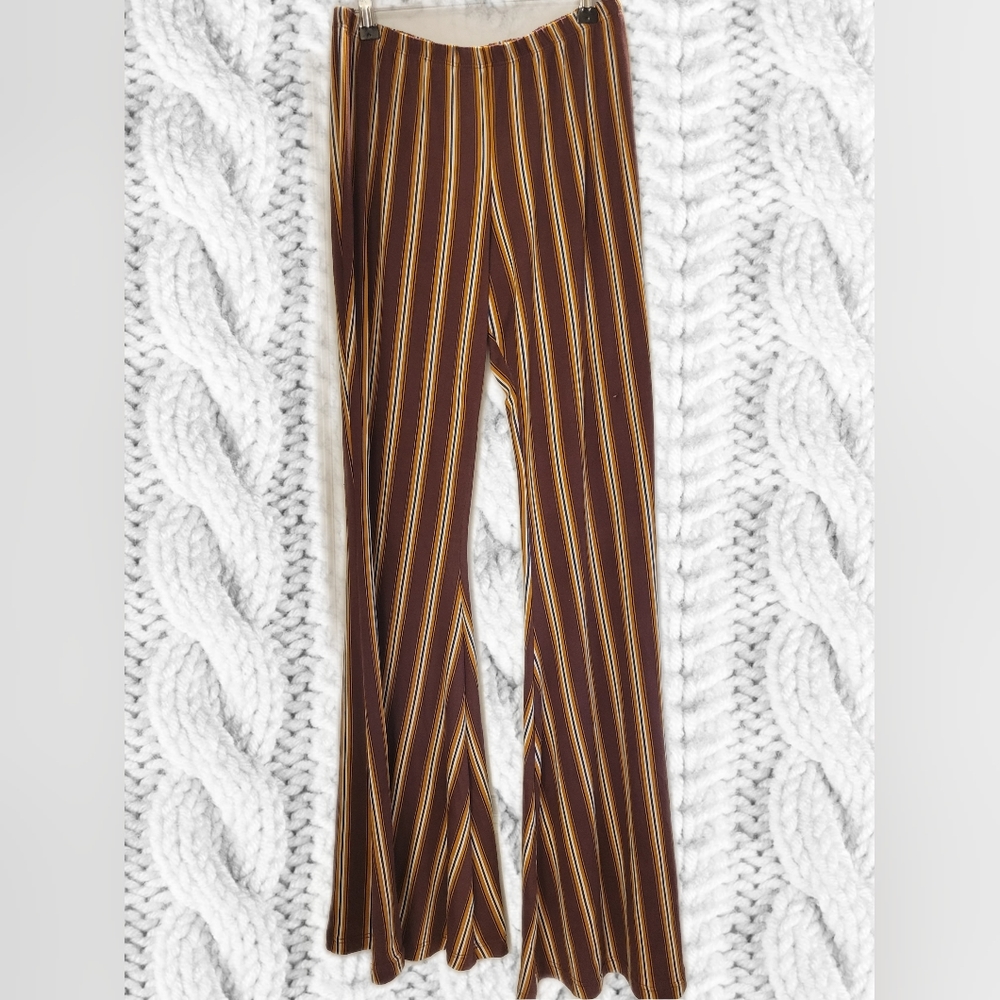 Bell-bottom pants